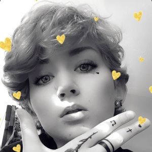 Meet your Posher, Esther